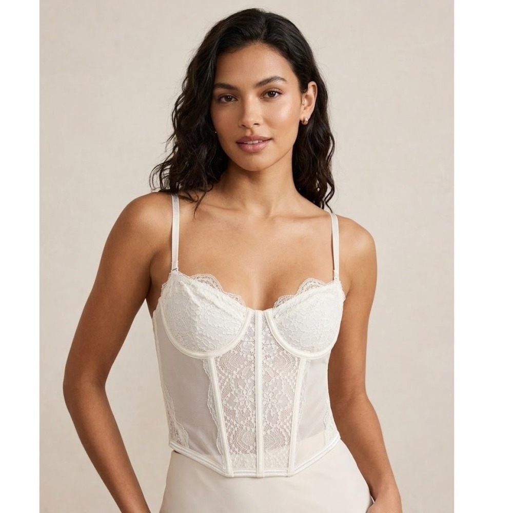NWT White Fox Boutique Feel The Passion Lace Bustier Top White Size Large